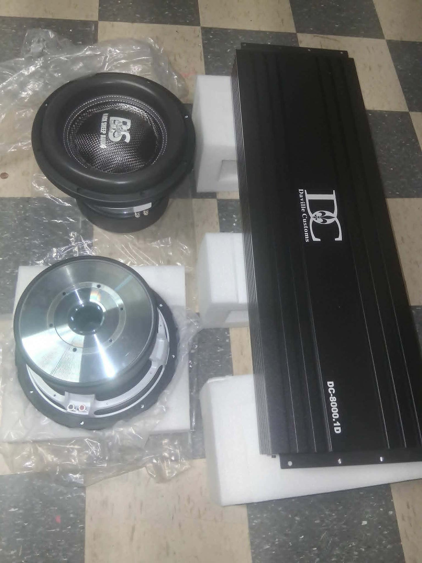 Black Sheep Audio / Daville -  Package deal | one 8000w amplifier and Two -12's