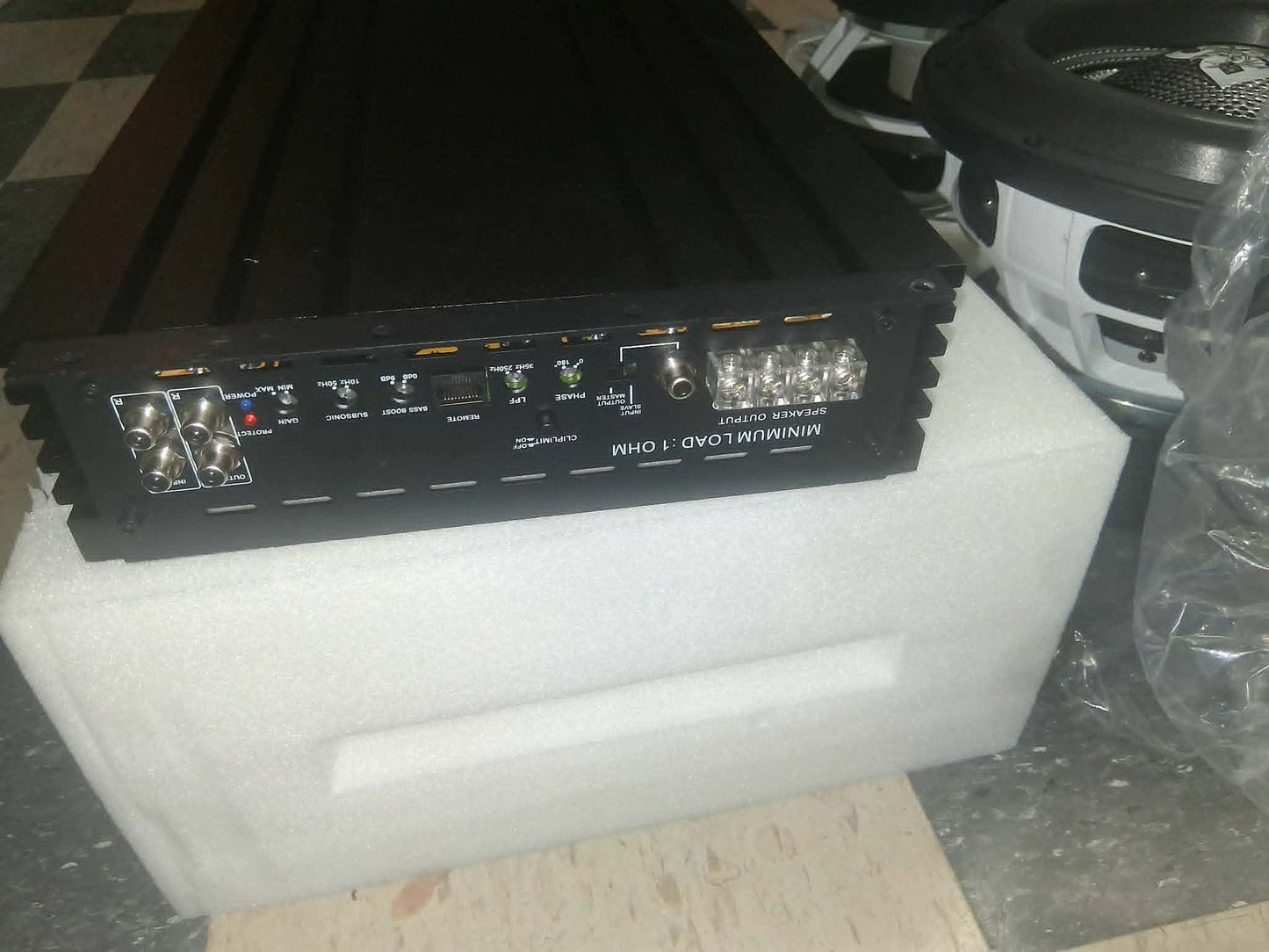 Black Sheep Audio / Daville -  Package deal | one 8000w amplifier and Two -12's