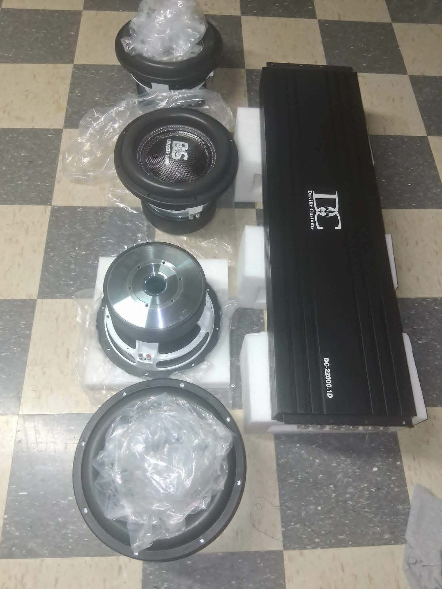 BLACK SHEEP AUDIO / Daville Package Deal  22,000w amplifier with Four  12's