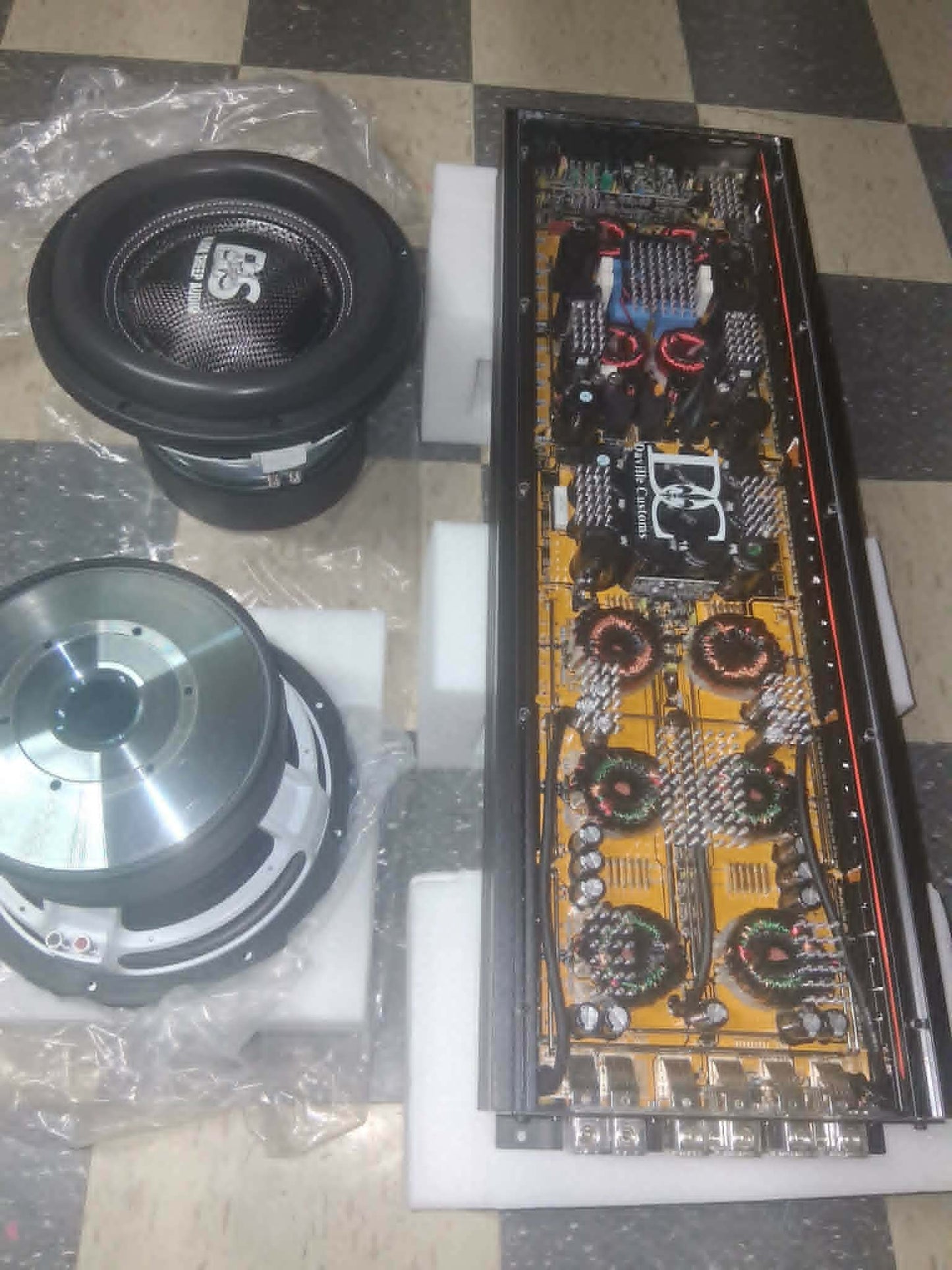 Black Sheep Audio / Daville -  Package deal | one 8000w amplifier and Two -12's
