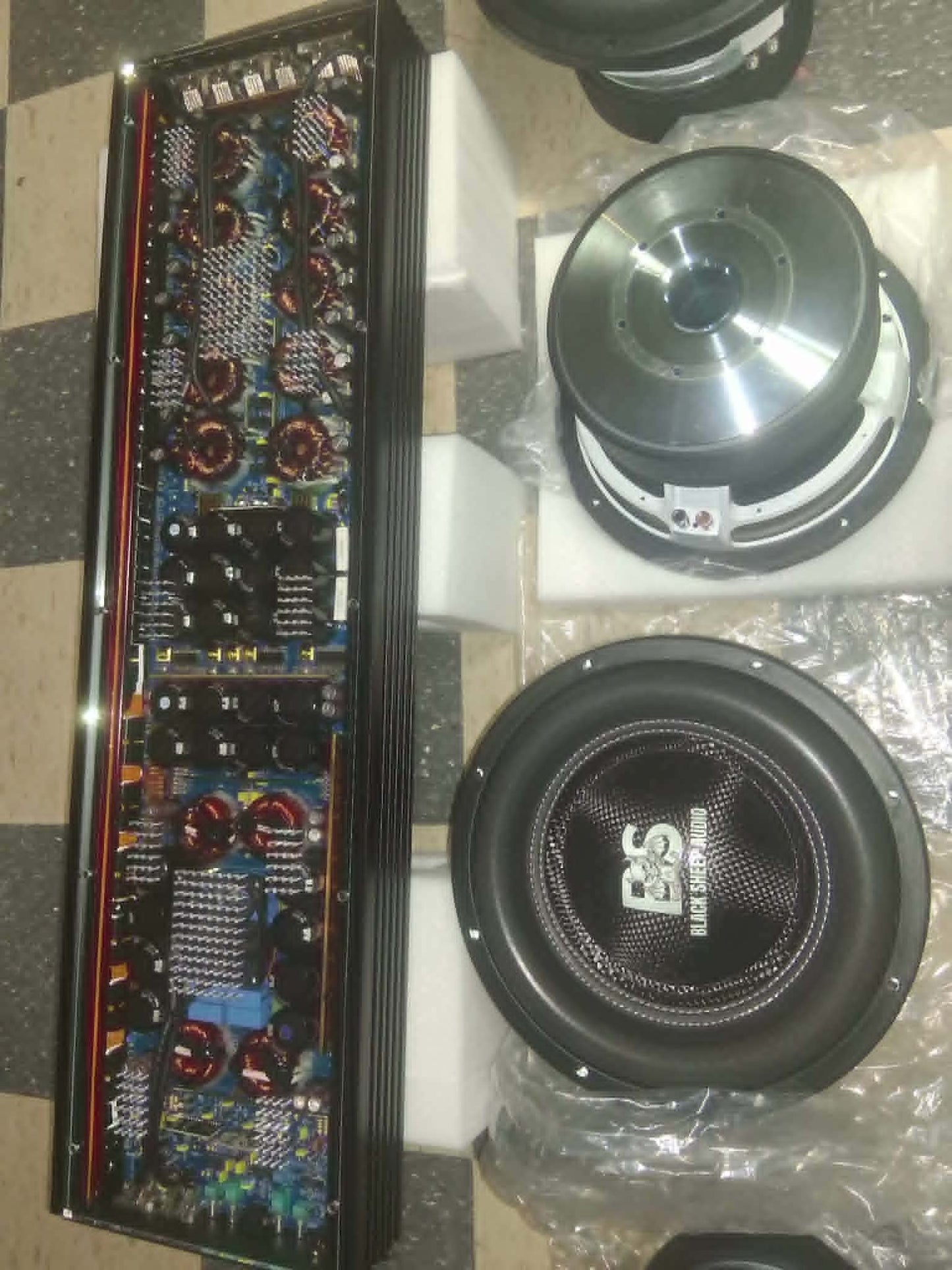 BLACK SHEEP AUDIO / Daville Package Deal  22,000w amplifier with Four  12's