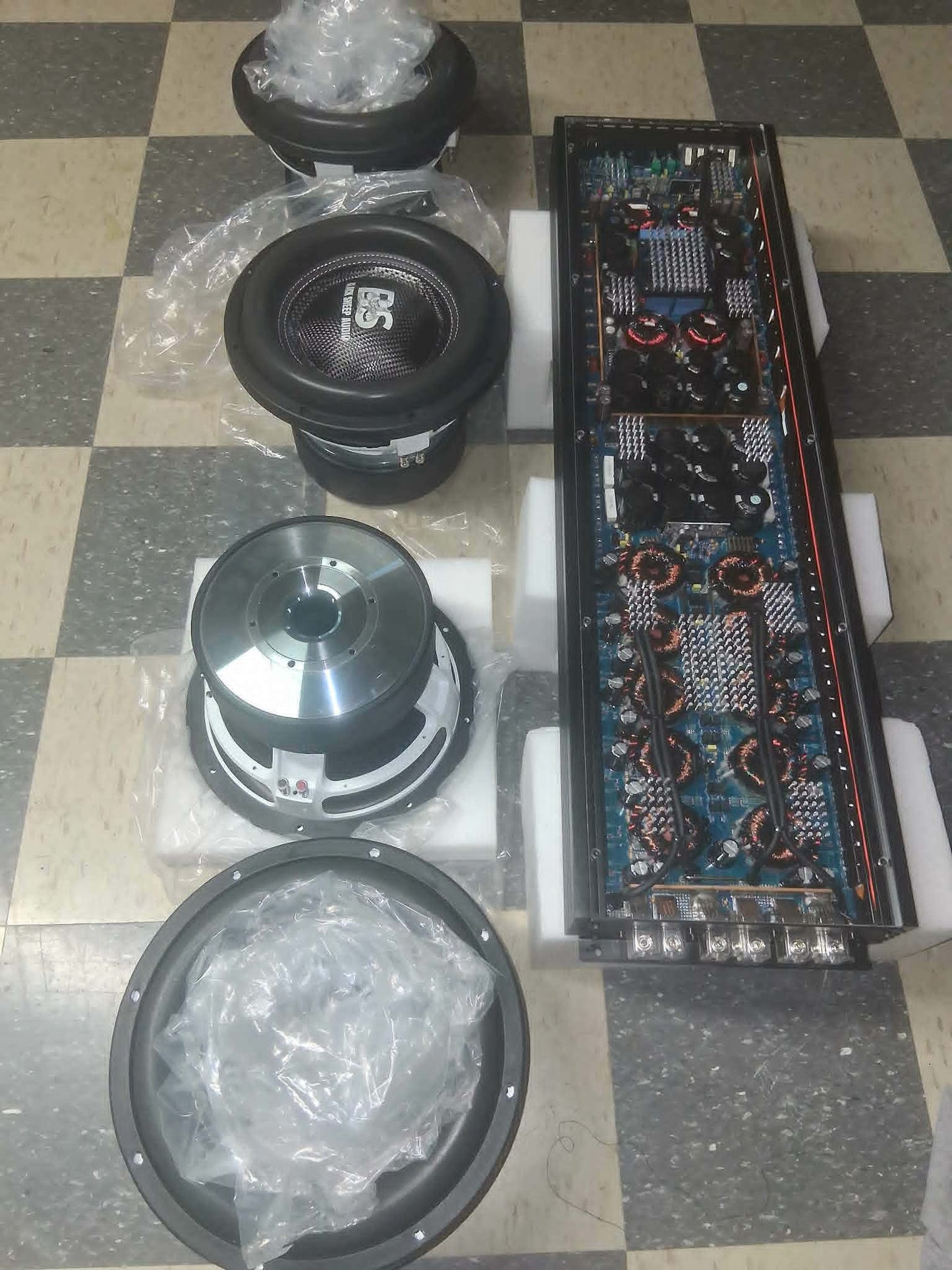 BLACK SHEEP AUDIO / Daville Package Deal  22,000w amplifier with Four  12's